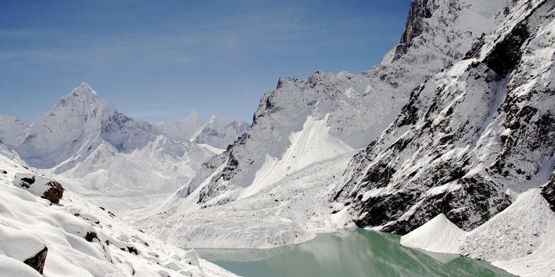 Wi-Fi 6E与网络安全新纪元：6GHz频谱的机遇、部署挑战与运维指南